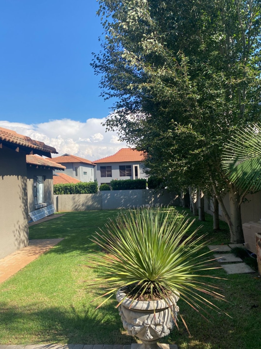To Let 4 Bedroom Property for Rent in Birdwood Estate North West